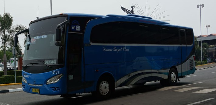bus-damri-bandara-soekarno-hatta